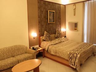 Hotel Royal Palace Jalgaon Exterior foto