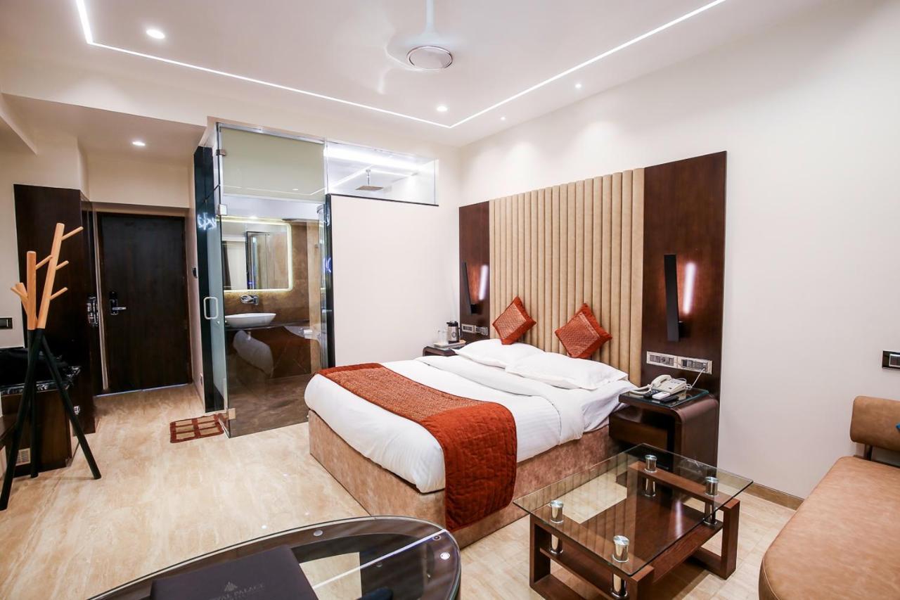 Hotel Royal Palace Jalgaon Exterior foto